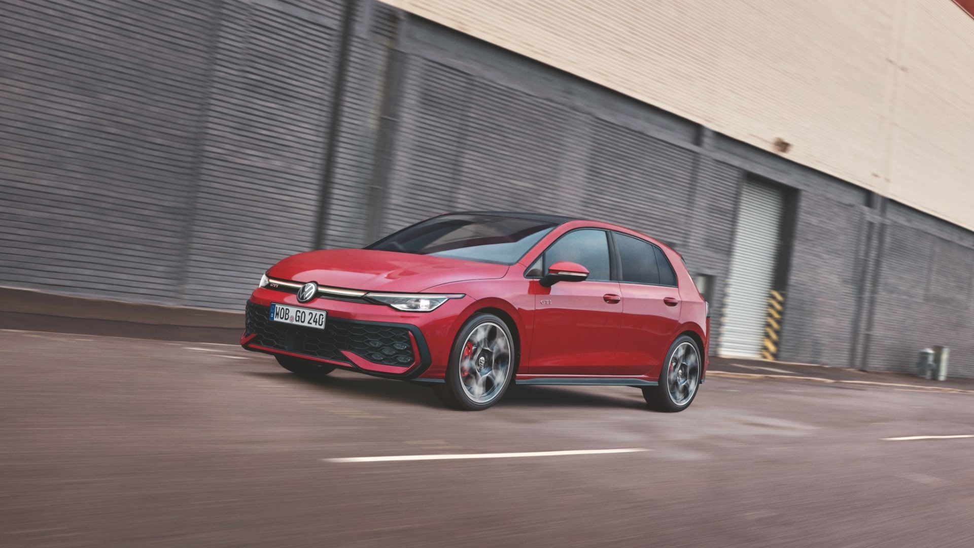 Volkswagen Golf R bleue avec transmission DSG 7 vitesses.