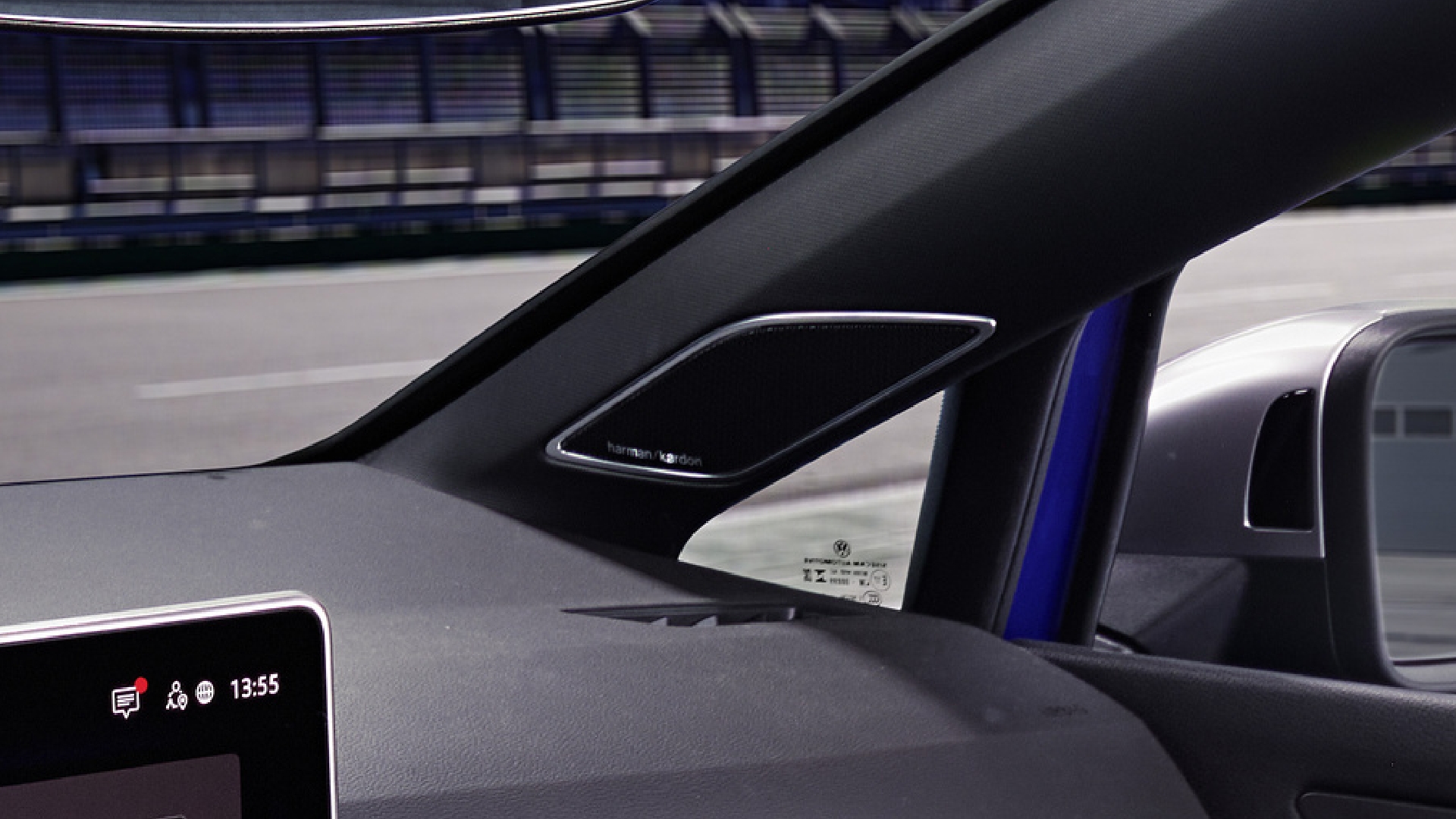 A close-up of the harmon/kardon speaker and logo
