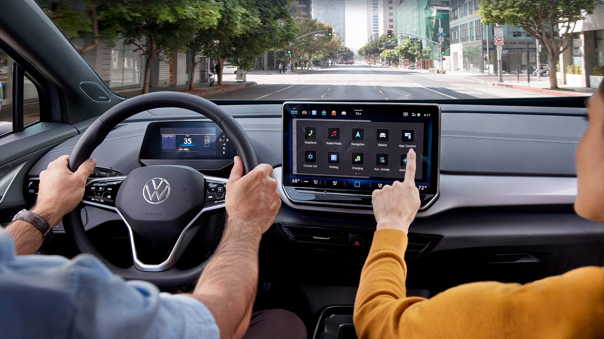 A close up photo of 12.9” infotainment display in the Volkswagen ID.4